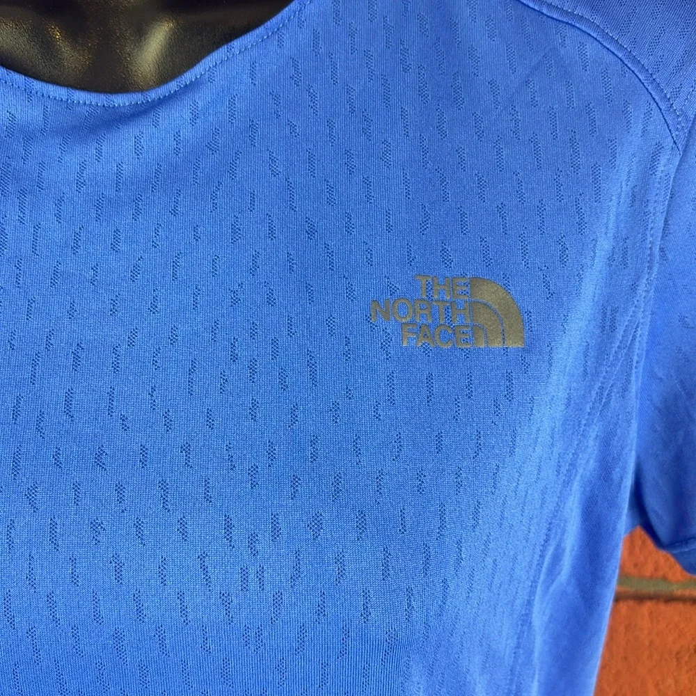 The North Face Womans Small Petite Blue‎ Short Sleeve Flight Series Shirt - Picture 2 of 6